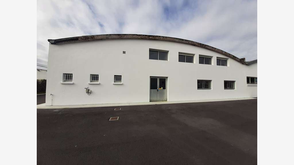 A louer local d'activité 1000m² ZA Nantes Est