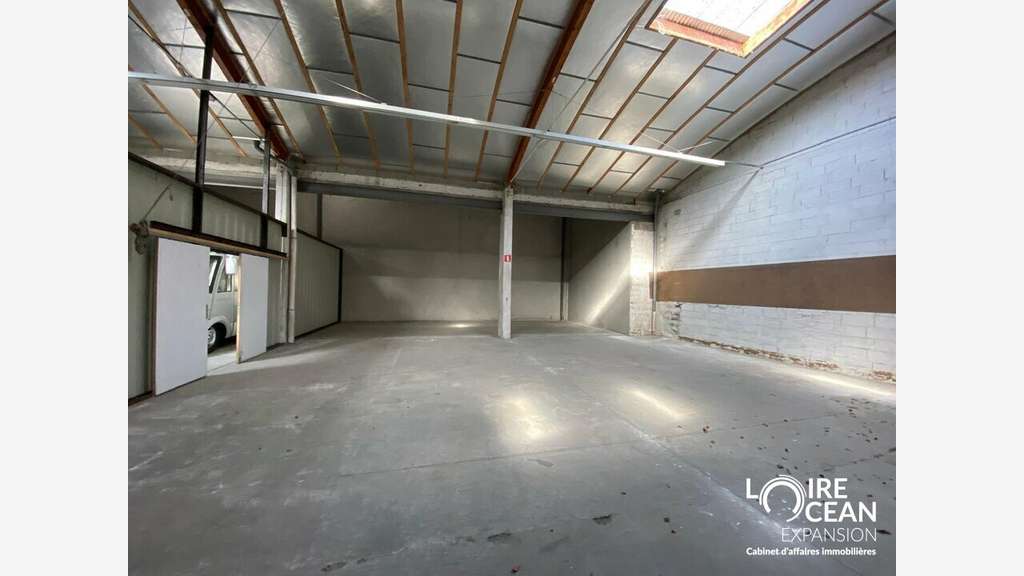 A louer entrepôt 180m² à l'Est de Nantes