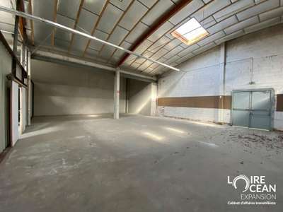 A louer entrepôt 180m² à l'Est de Nantes