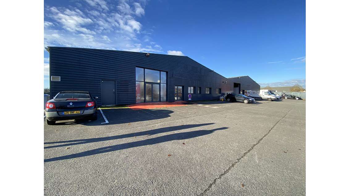 A louer local d'activité de 1250m² à Nantes Est