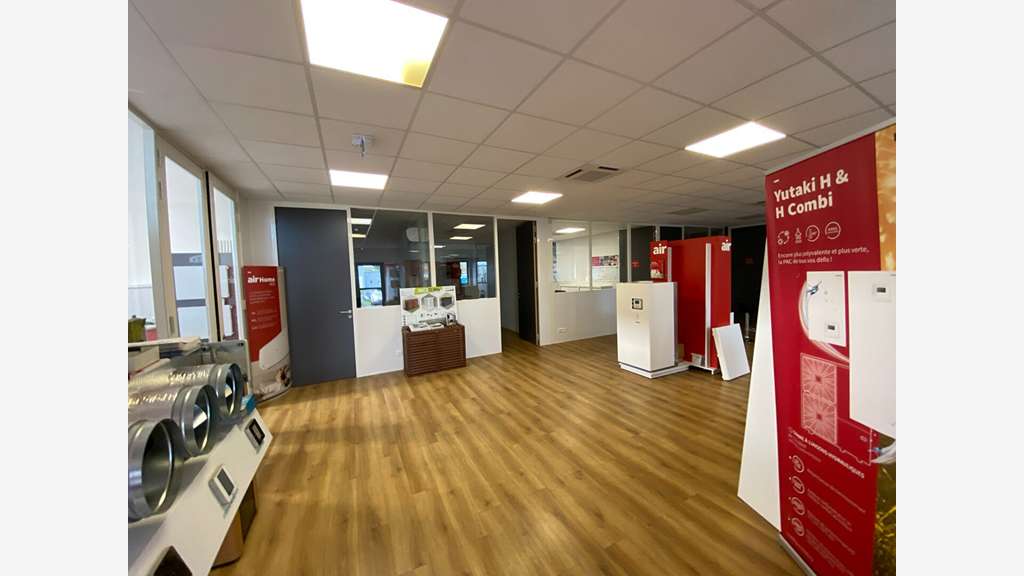 A louer local d'activité de 1250m² à Nantes Est