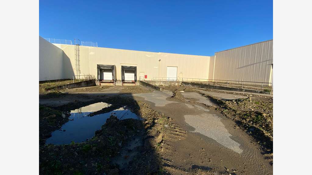 A louer local d'activité de 4081m² à Nantes Est