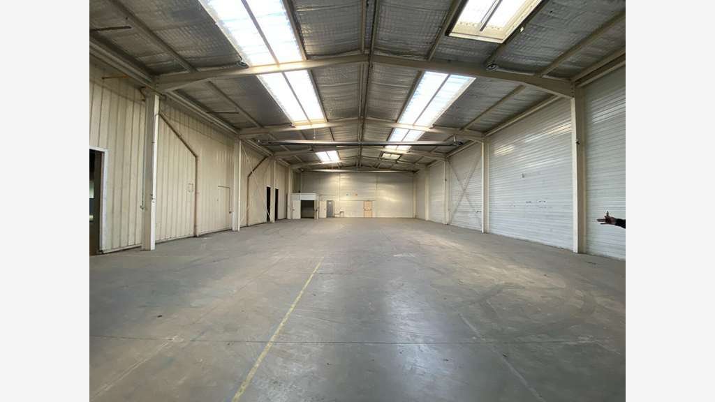 A louer local d'activité de 4081m² à Nantes Est
