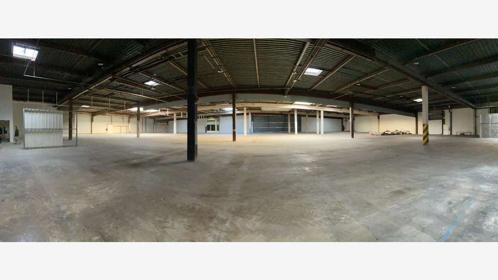 A louer local d'activité de 8726m² à Nantes Est