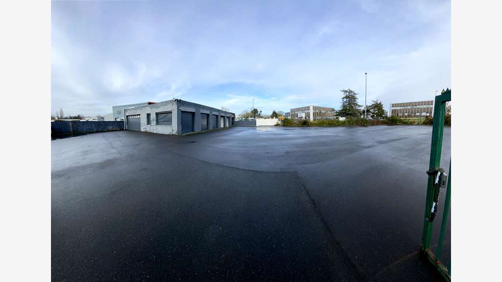 A louer local d'activité 130m² ZA Nantes Est