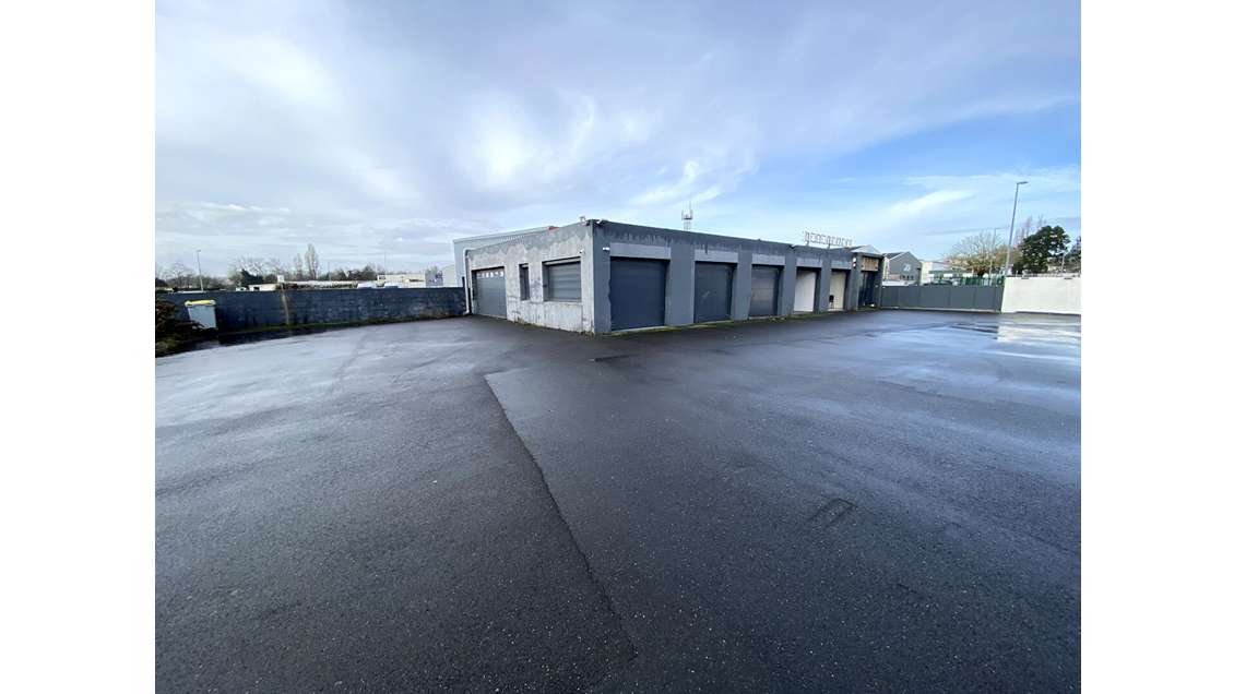 A louer local d'activité 130m² ZA Nantes Est