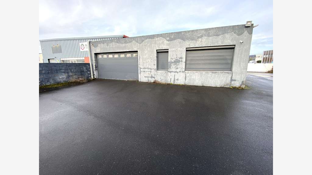 A louer local d'activité 130m² ZA Nantes Est
