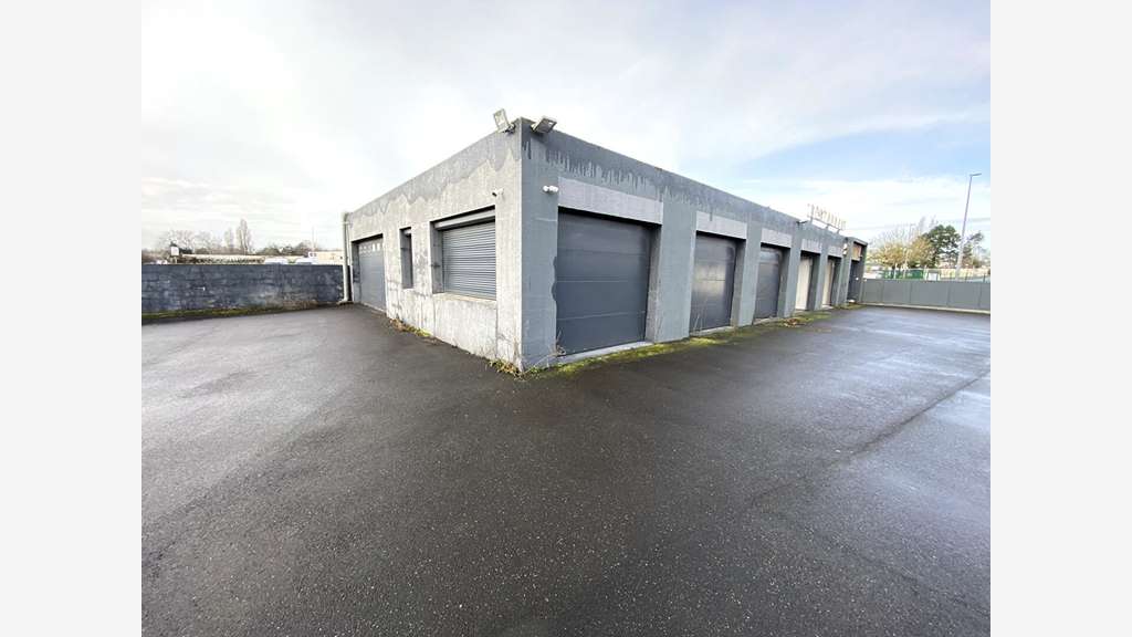 A louer local d'activité 130m² ZA Nantes Est