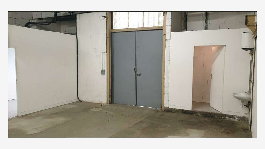 A louer entrepôt 140m² à Saint-Sébastien-sur-Loire