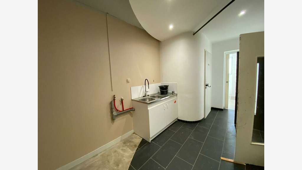 A louer local activité 525m² en ZI Sud de Nantes