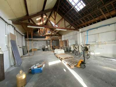 A louer local activité 525m² en ZI Sud de Nantes