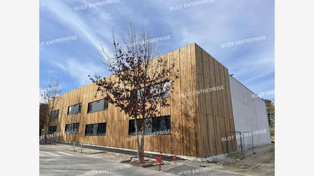 A louer local d'activités 236m² neuf à Nantes