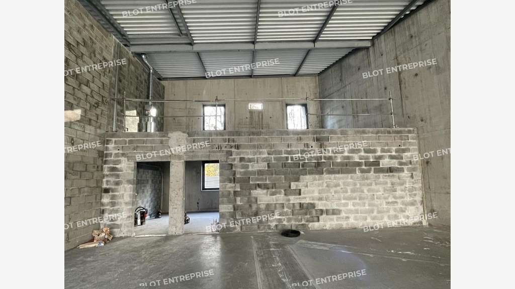 A louer local d'activités 236m² neuf à Nantes