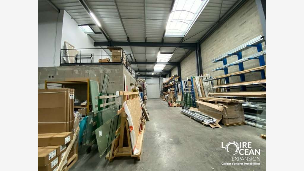 Loue bâtiment d'activité de 655m² les Sorinières
