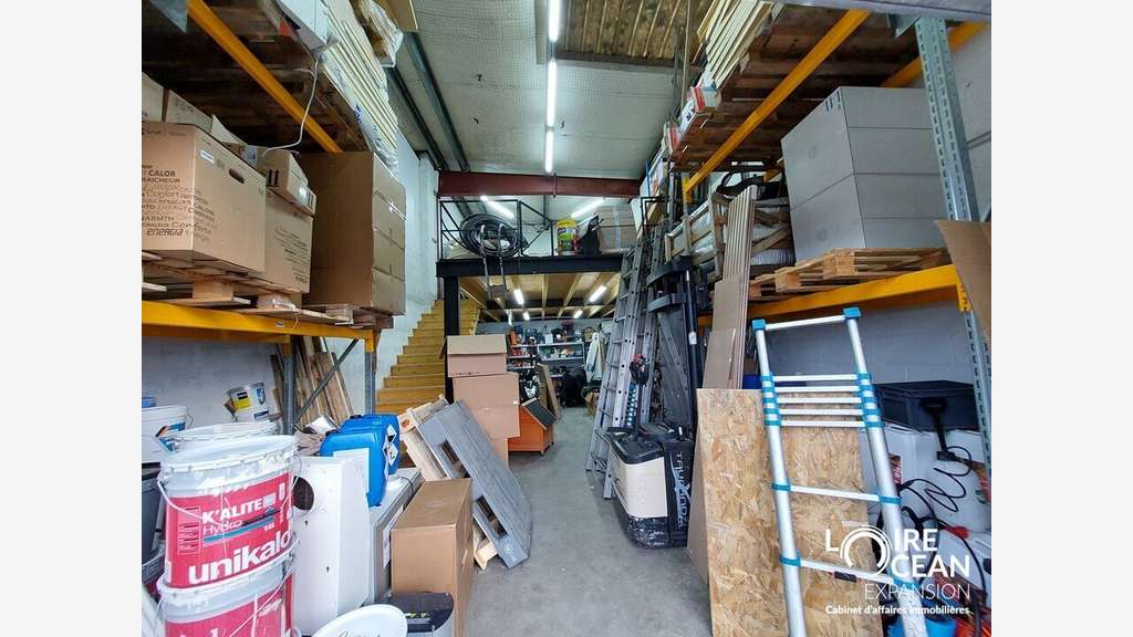 A VENDRE LOCAL D ACTIVITÉ