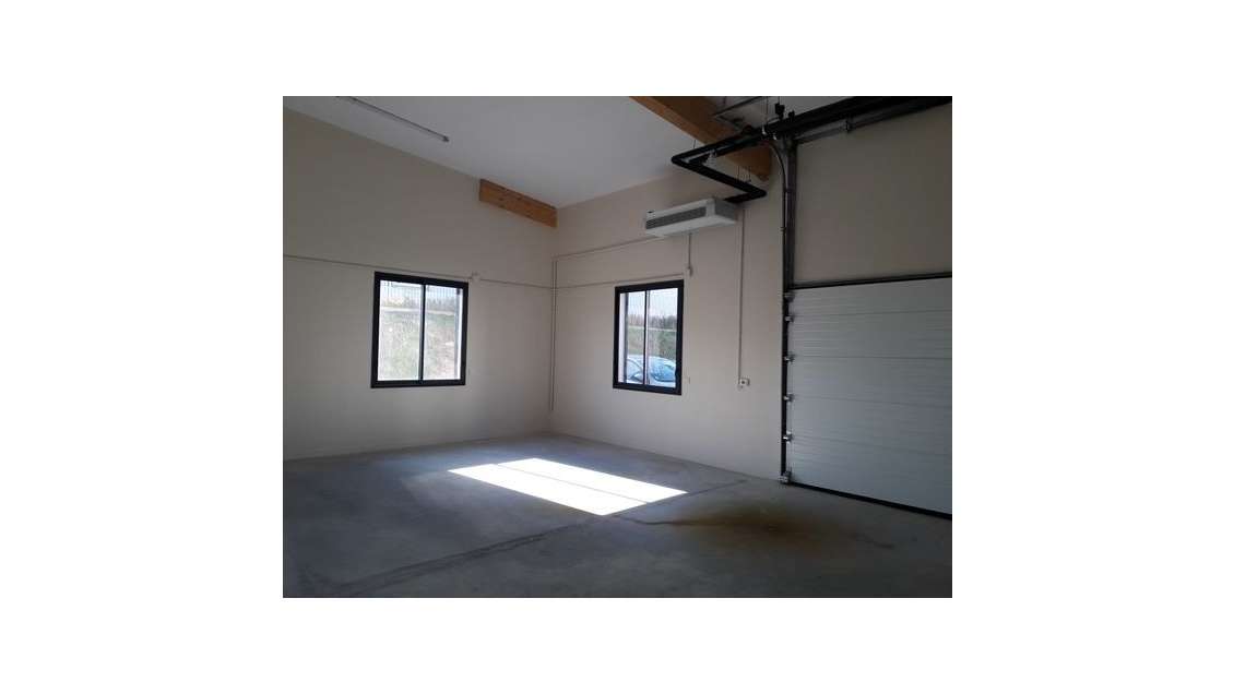 A louer ateliers neufs 100m² à Narbonne Sud A9