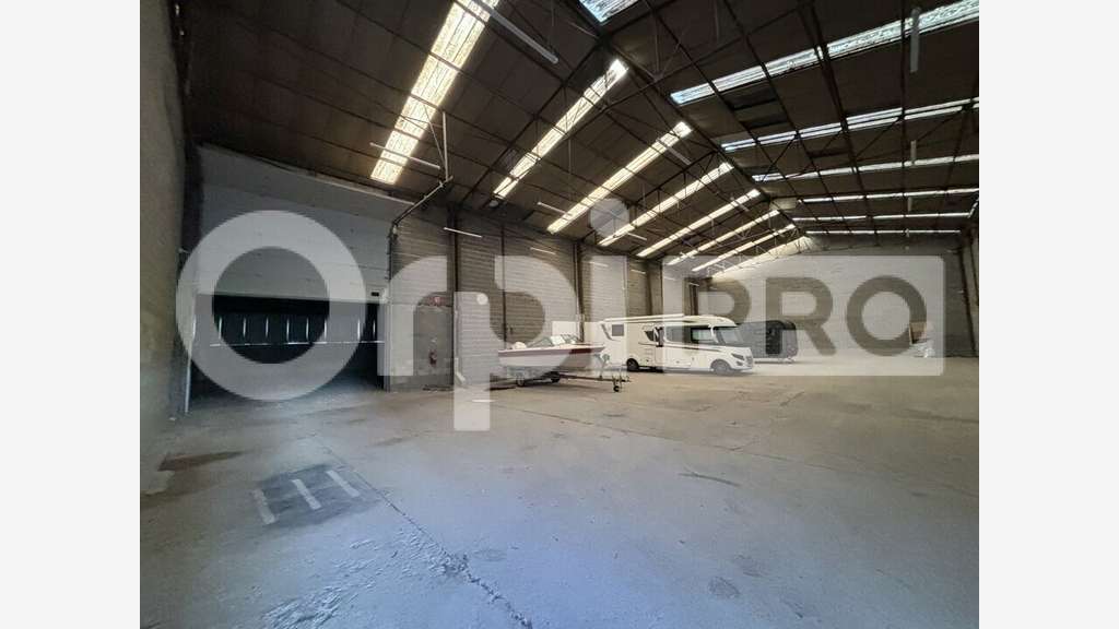 Local stockage à louer sortie A71 proche Montluçon