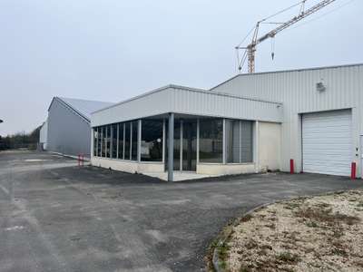 A louer local activité 840m² en ZI à Nersac