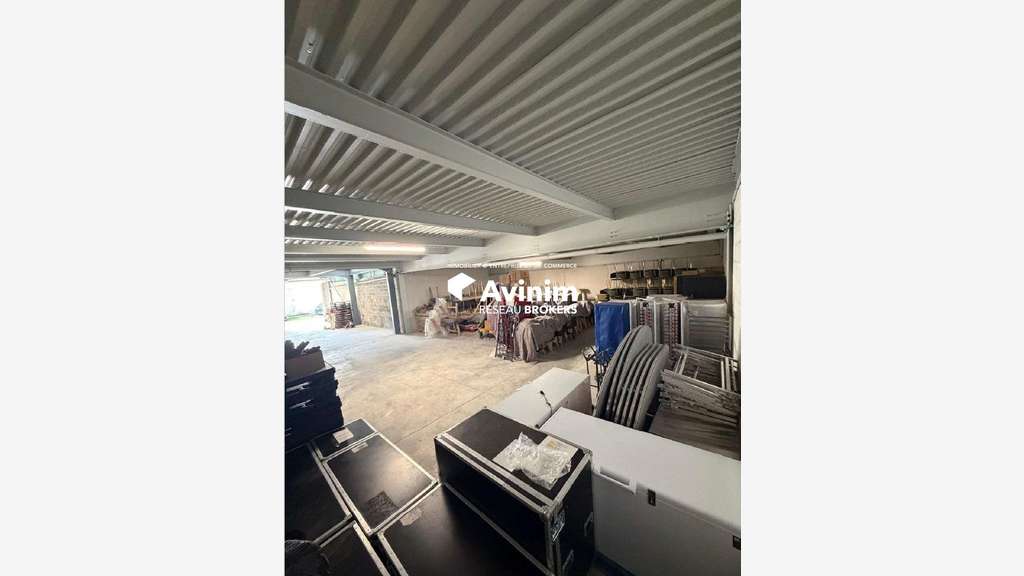 Entrepôt à louer 146m² à 330m² Neuilly-Plaisance