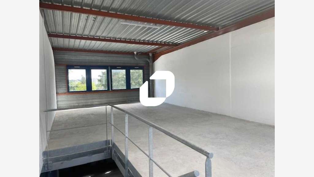A louer Local d'activité 329m² Neuilly plaisance