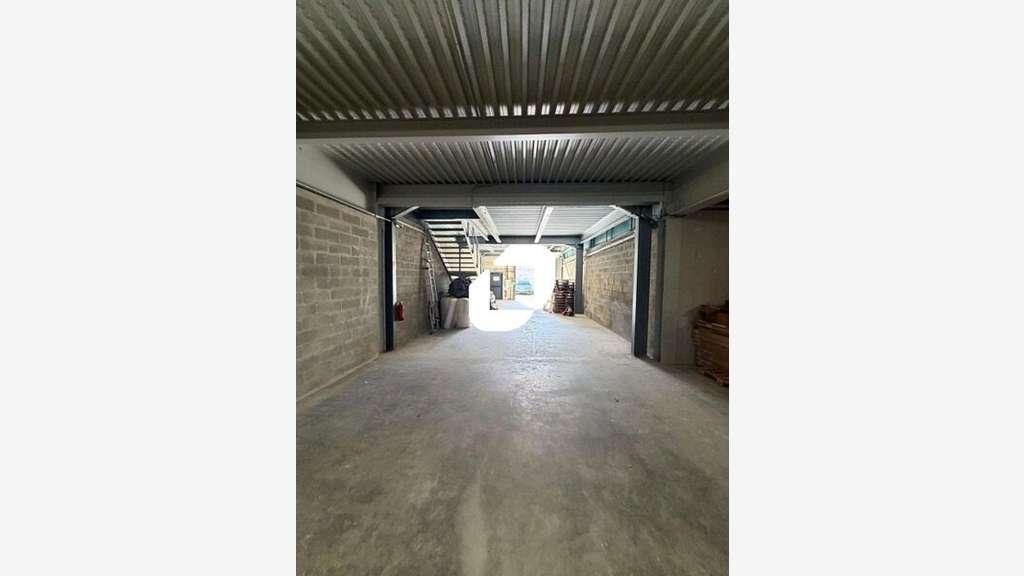 A louer Local d'activité 330m² Neuilly plaisance
