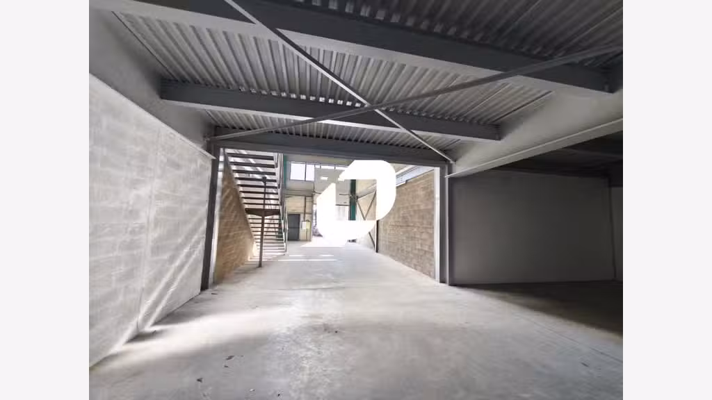 A louer Local d'activité 2260m² Neuilly plaisance