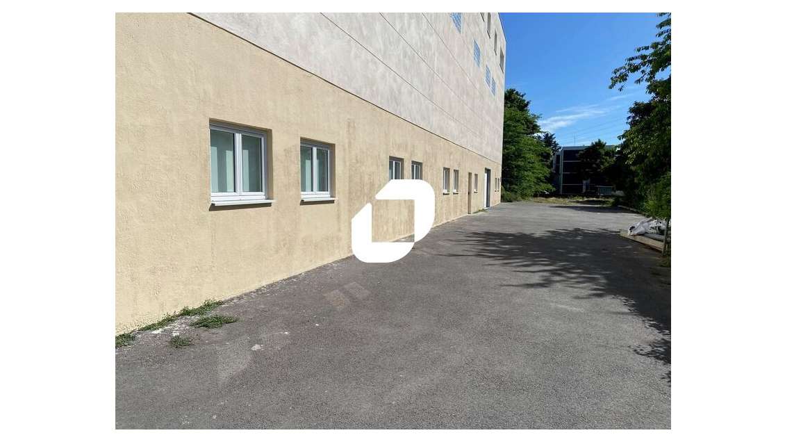A louer Local d'activité 3000m² Neuilly sur marne