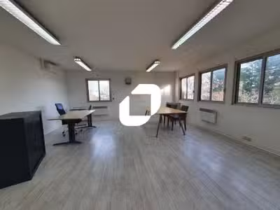 A louer Local d'activité 1612m² Neuilly sur marne