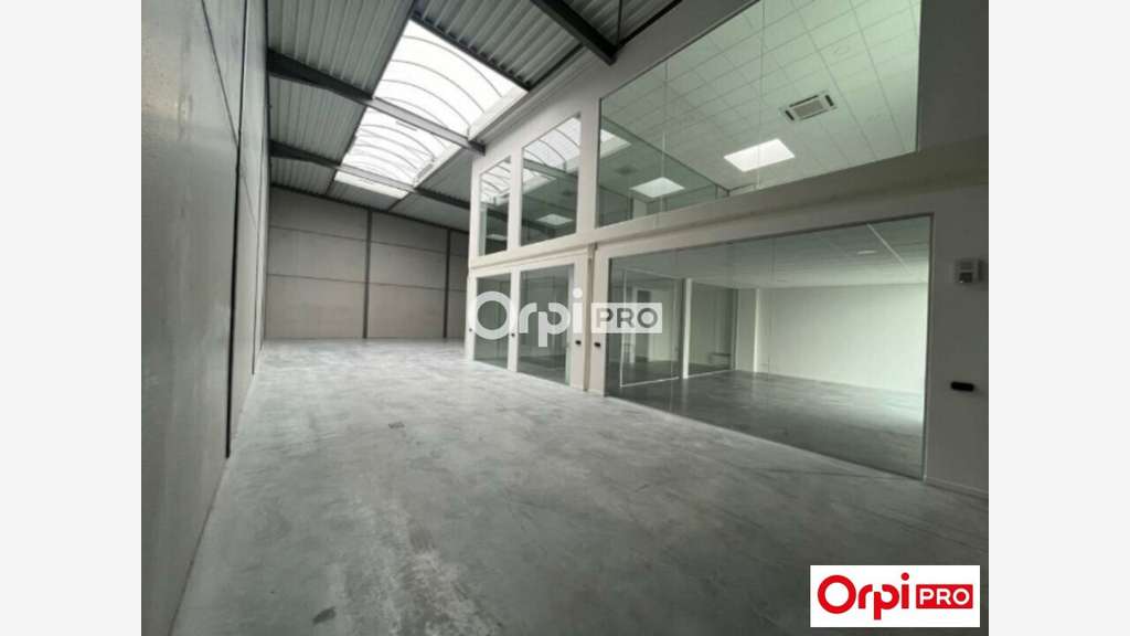 Loue local d'activité 527m² za Neuville en-Ferrain