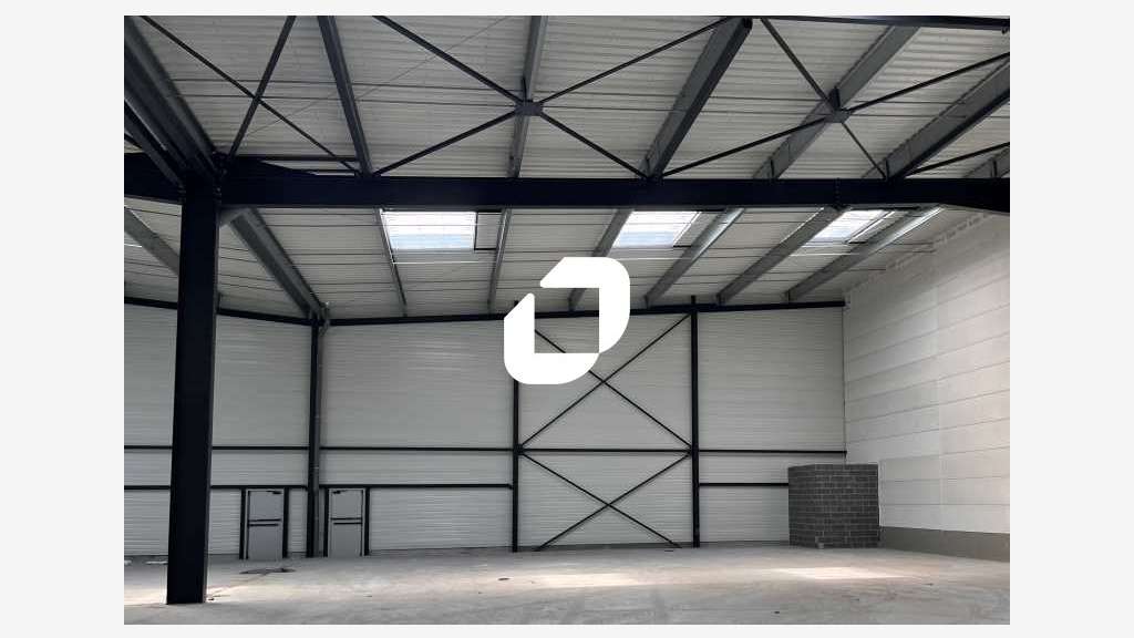 A louer Local d'activité 806m² Neuville en ferrain
