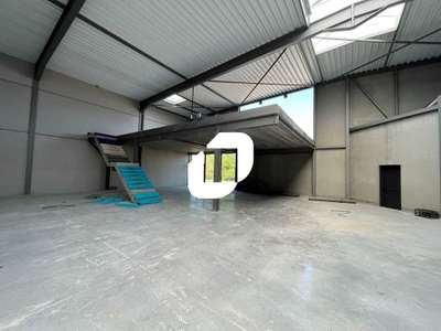 A louer Local d'activité 947m² Neuville en ferrain