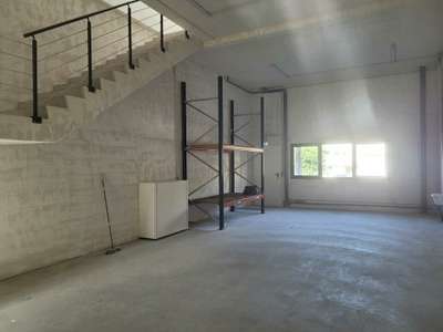 Dépôt 181m² à louer à Neuville sur Saône