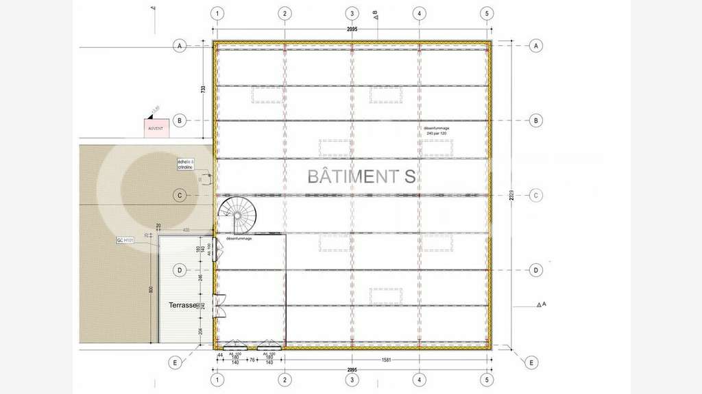 A louer local activité 230m² à Neuville-sur-Saône