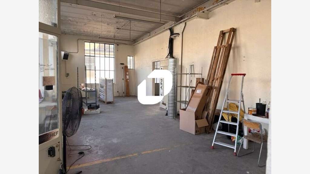 A louer Local d'activité 145m² Neuville sur saone