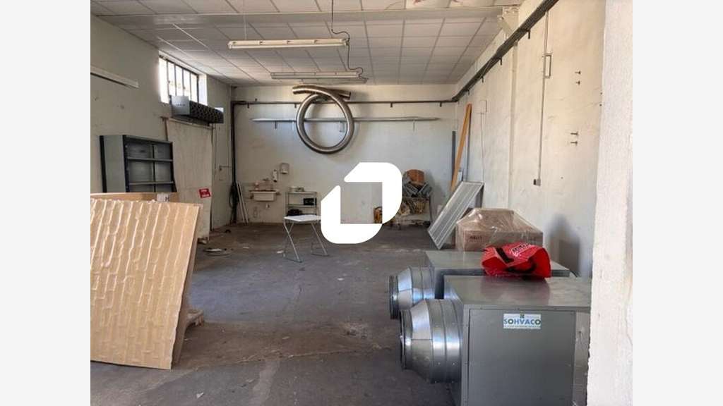 A louer Local d'activité 145m² Neuville sur saone