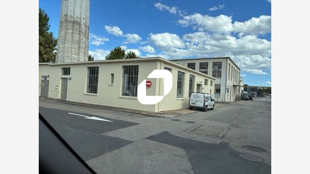 A louer Local d'activité 145m² Neuville sur saone