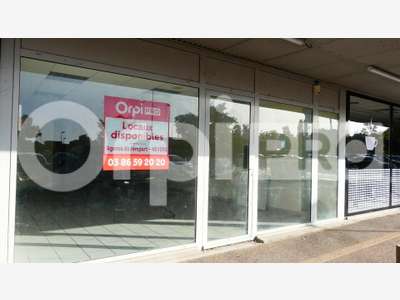 Local professionnel 73m² à louer à Nevers