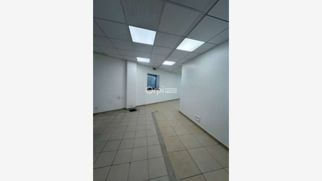 A louer local 54m² refait à neuf à Nice Gambetta