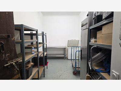 Beau local stockage neuf à louer 20m² vieux Nice