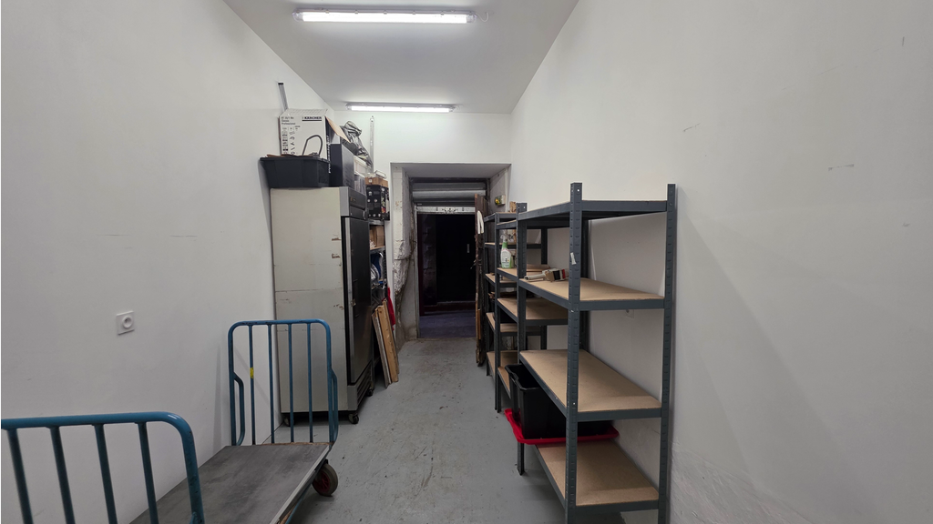 Beau local stockage neuf à louer 20m² vieux Nice