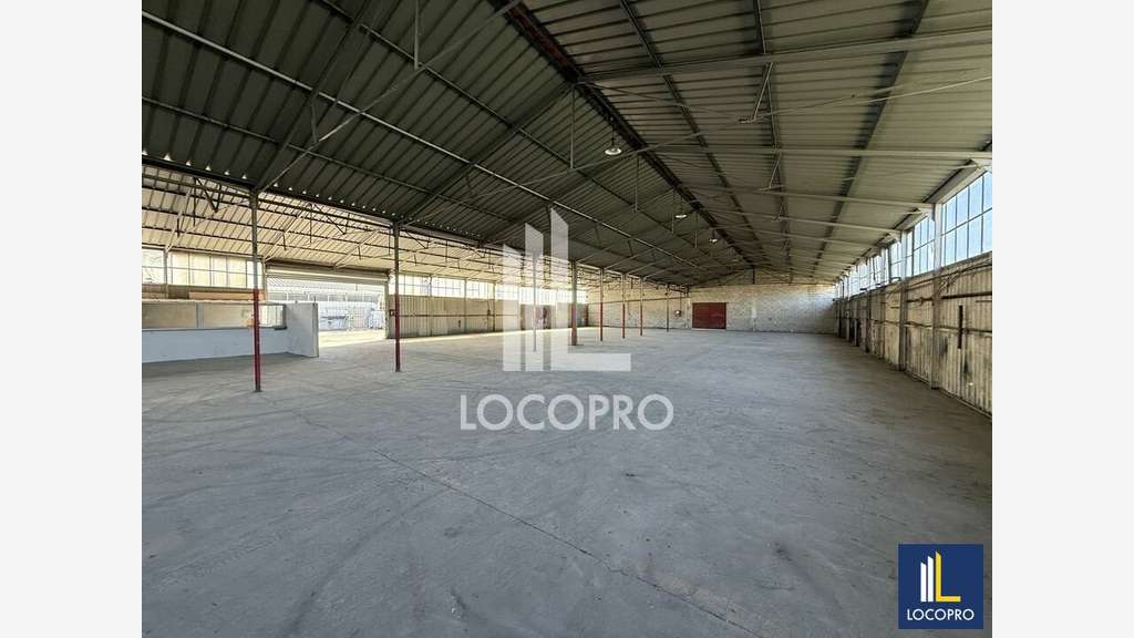 A louer local d'activité 1100m² à Nice Jardiniers 