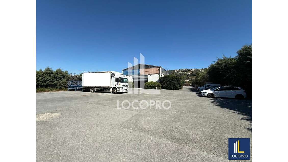 A louer entrepôt et bureaux de 630m² à Nice