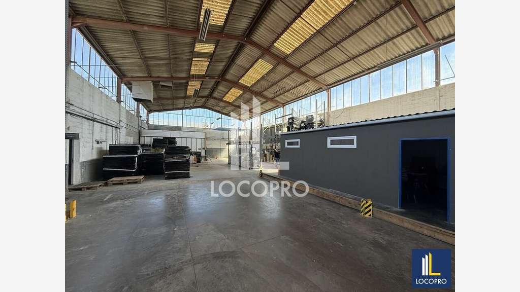 A louer entrepôt et bureaux de 630m² à Nice
