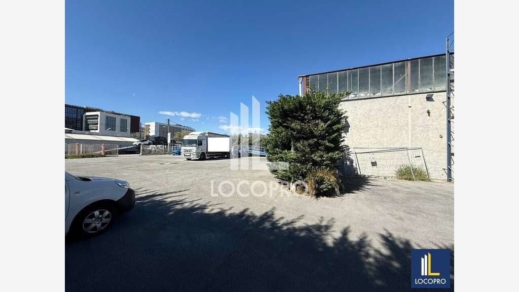 A louer entrepôt et bureaux de 630m² à Nice