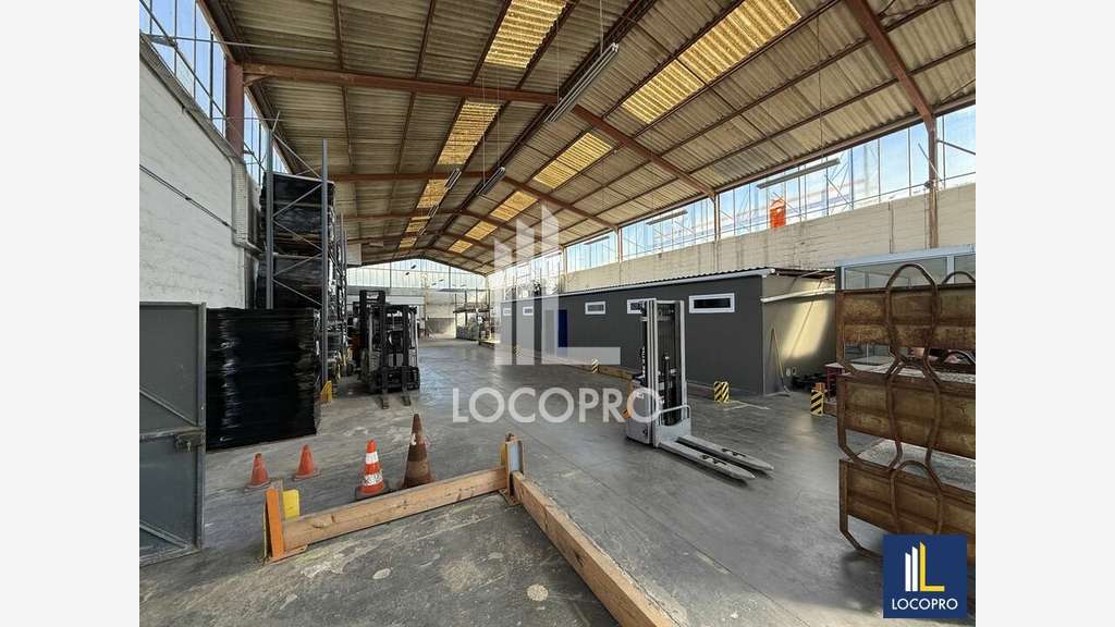 A louer entrepôt et bureaux de 630m² à Nice