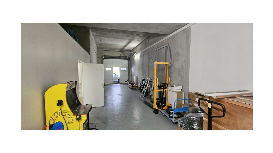 A louer local d'activités 115m² à Nice Canta Galet