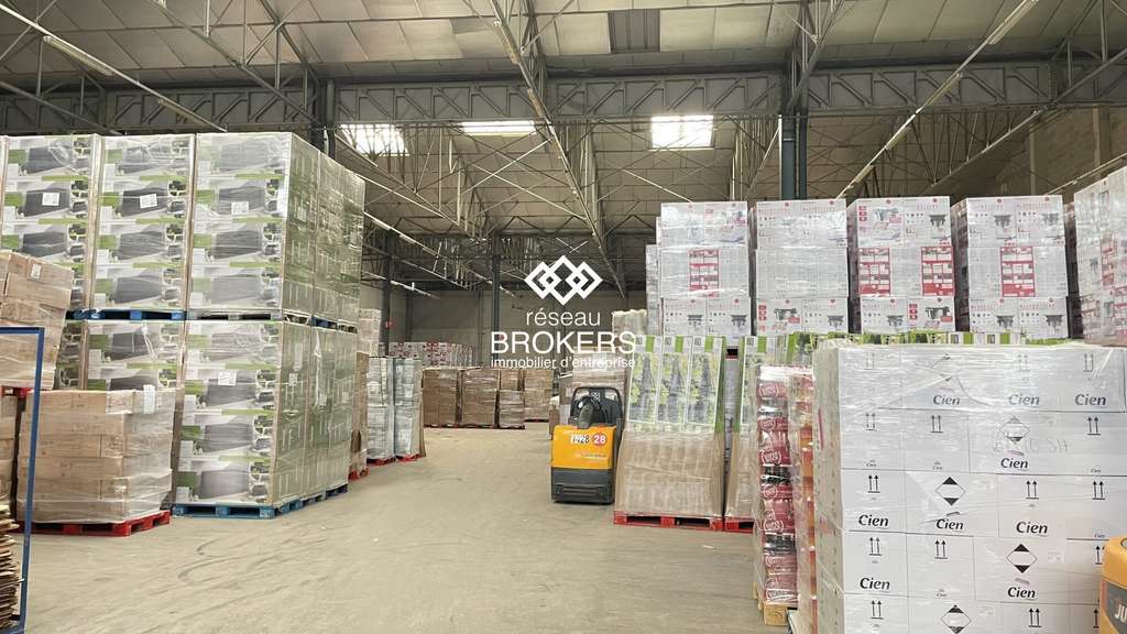 A louer local logistique à partir de 2500m² Nîmes