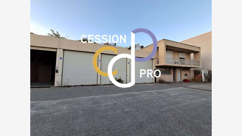 A louer local d'activité 430m² Nîmes accès facile