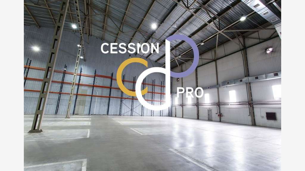 Hangar 1 025m² + 15 et 135m² de bureaux sur Nîmes