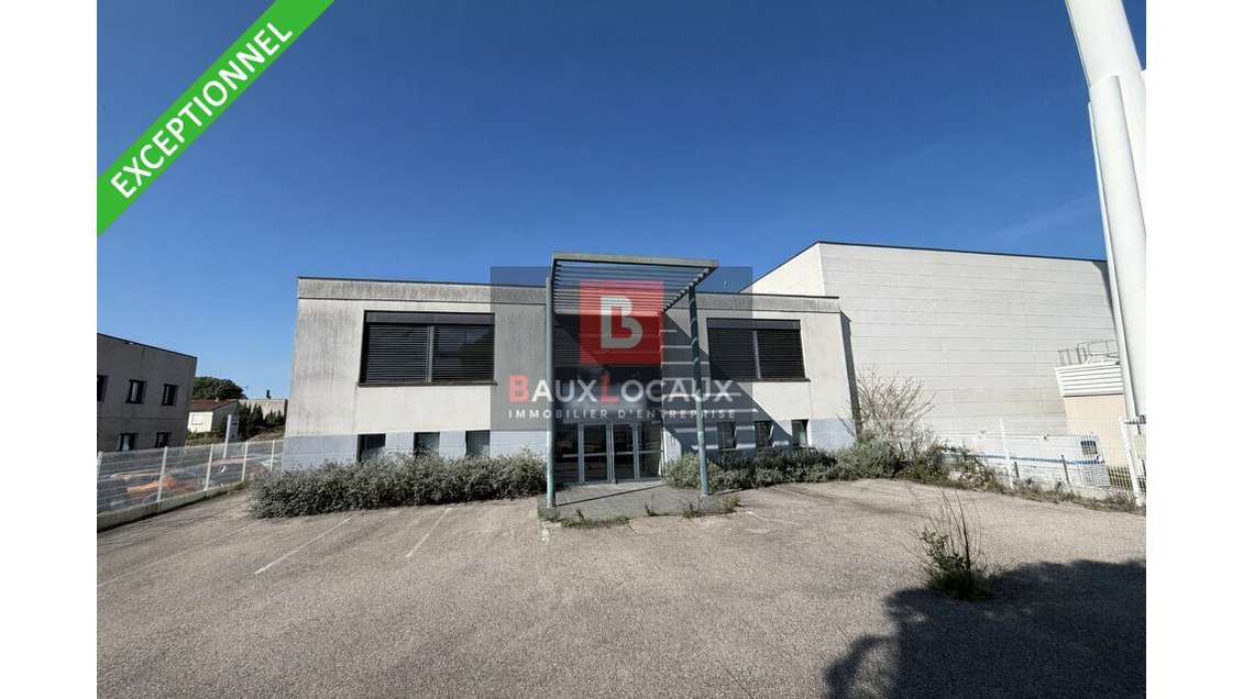 Local d'activités-bureaux 900m² à louer à Nîmes